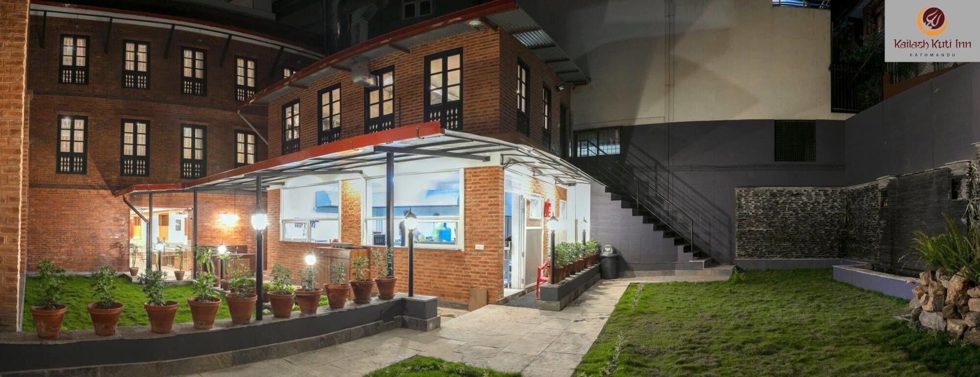 Kailash Kuti Inn Катманду Екстериор снимка